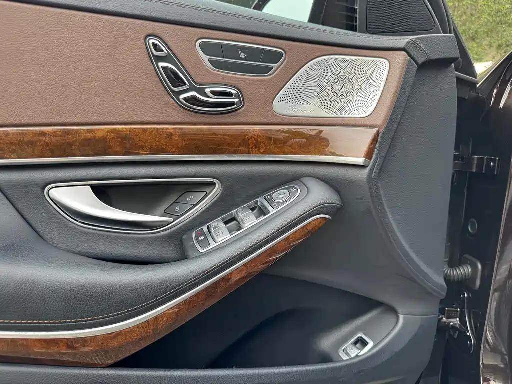 Mercedes-Benz S-Class — миниатюра 7