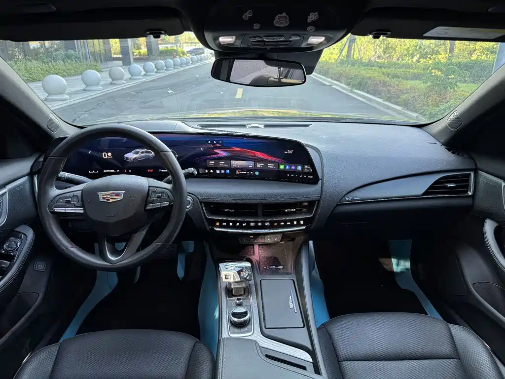 Cadillac CT5 — миниатюра 7