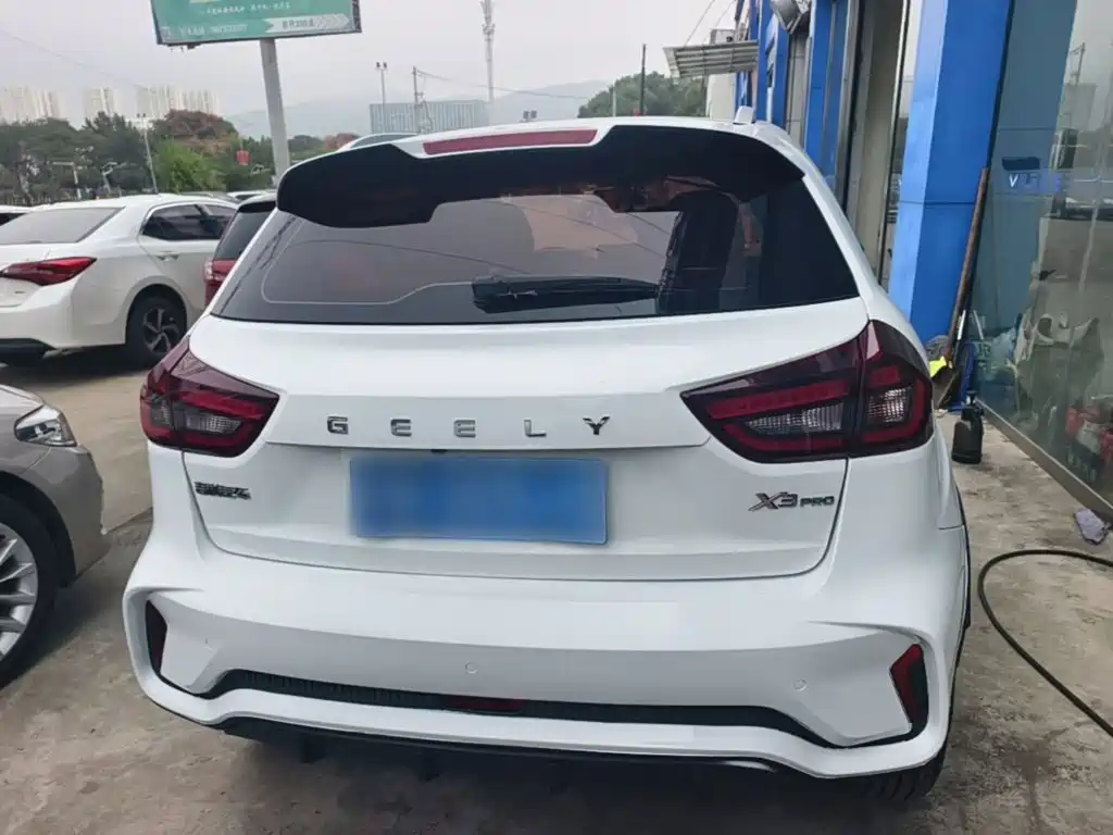 Geely Vision X3 — миниатюра 6