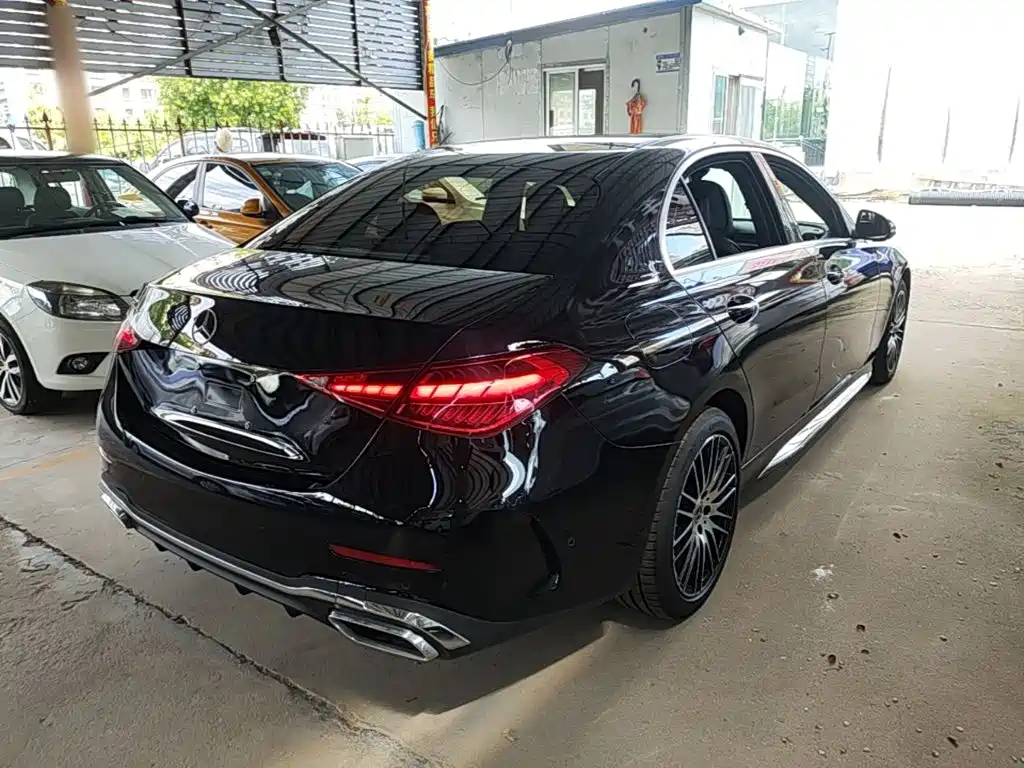 Mercedes-Benz C-Class — миниатюра 7