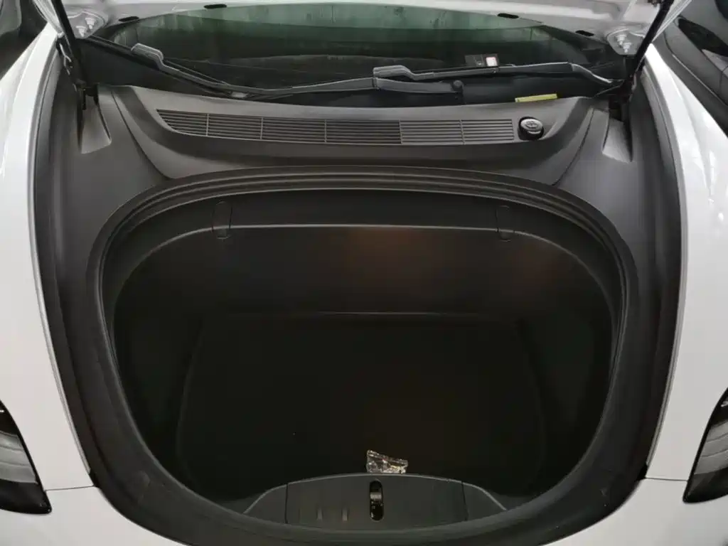 Tesla Model 3 — миниатюра 20