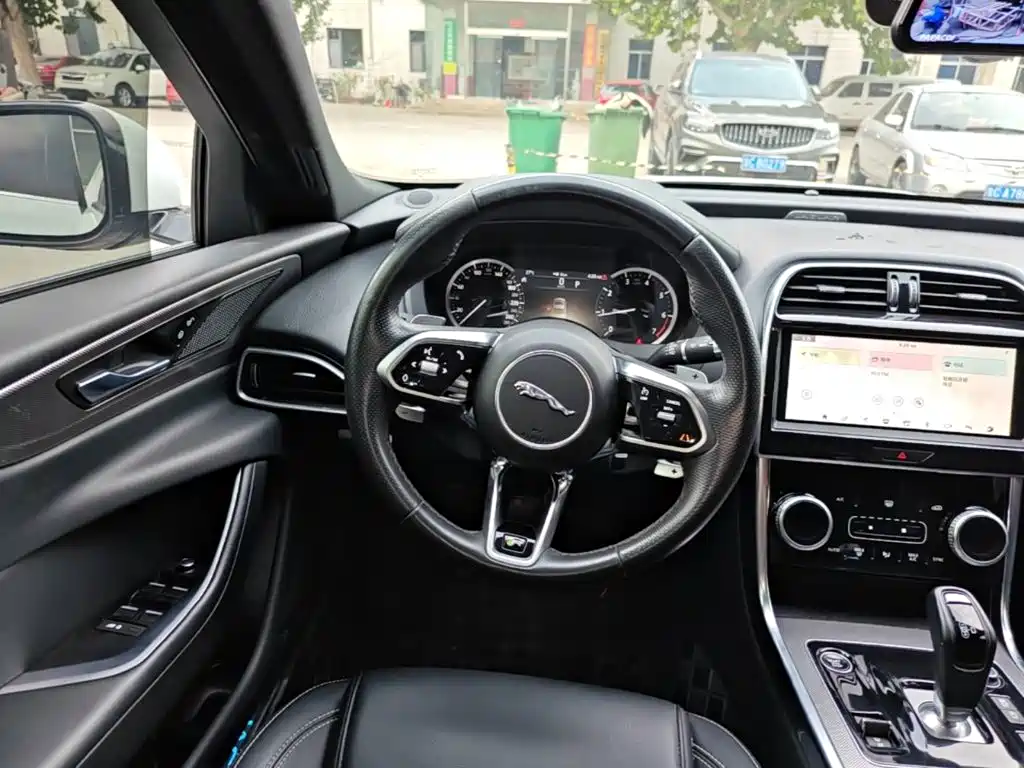 Jaguar XEL — миниатюра 11