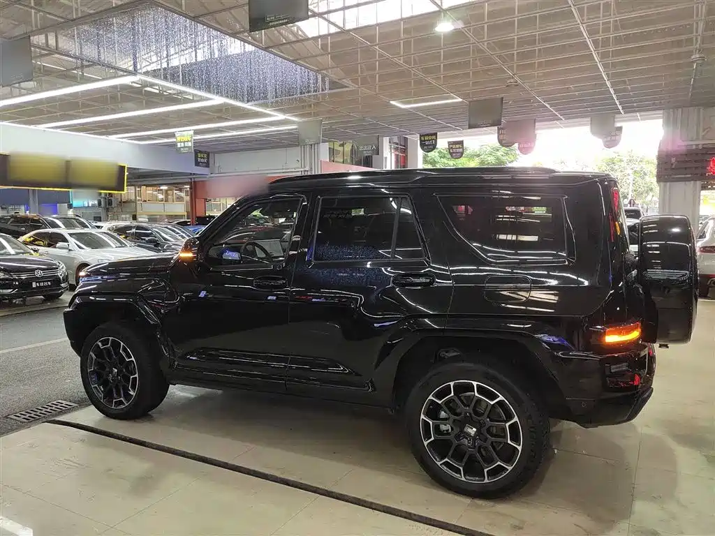 TANK TANK 700 NEW ENERGY