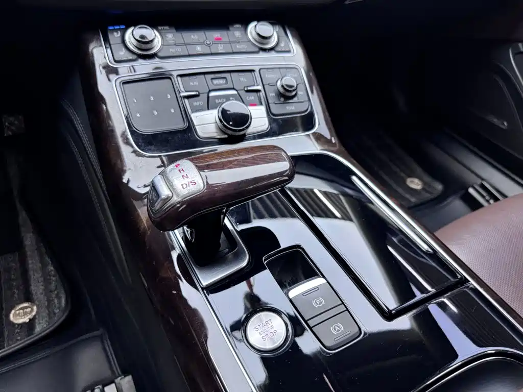 Audi A8 — миниатюра 16