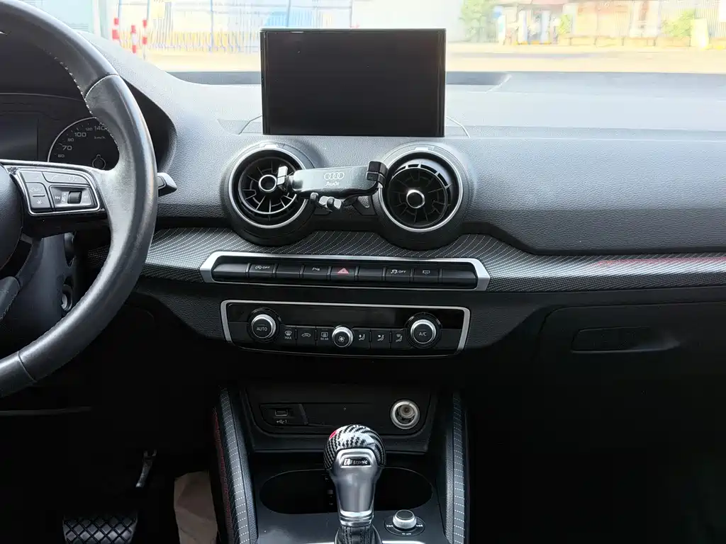 Audi Q2L — миниатюра 4