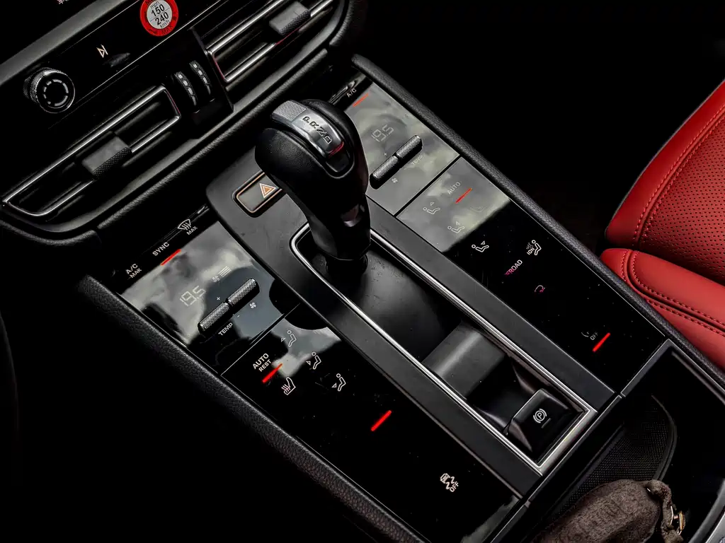 Porsche Macan — миниатюра 19