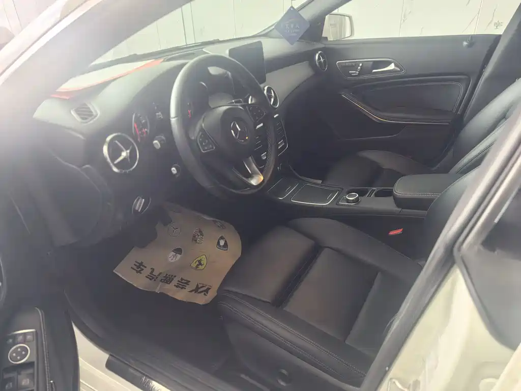 Mercedes-Benz CLA (Import) Facelift CLA 200 Fashion Type, фото 7