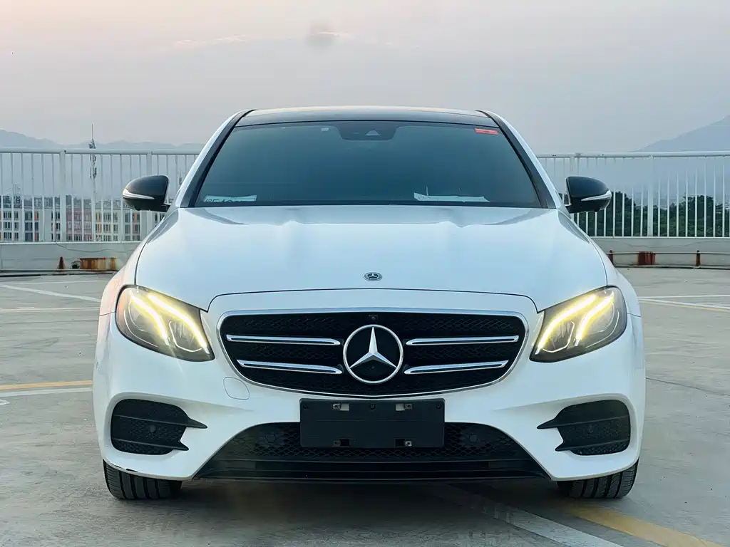 Mercedes-Benz E-Class — миниатюра 2
