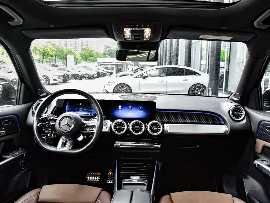 Mercedes-Benz GLB AMG — миниатюра 18