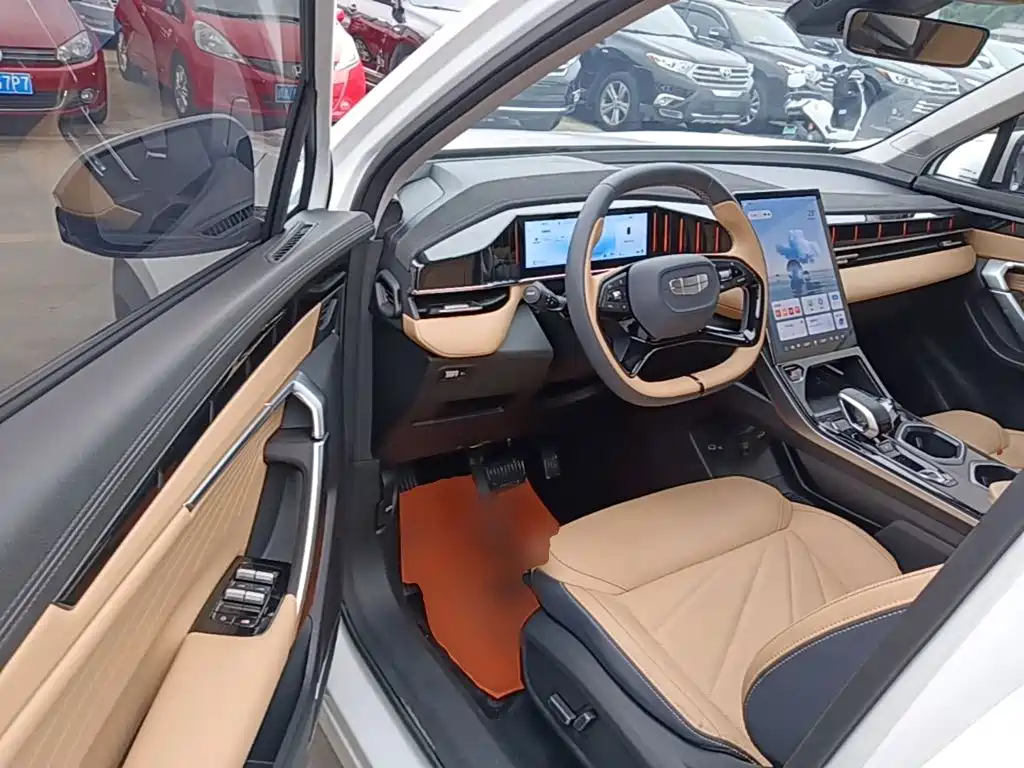 Geely Boyue L — миниатюра 16