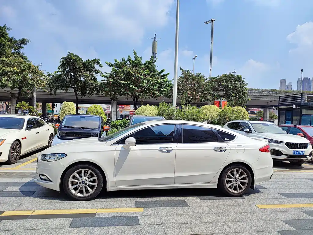 Ford Mondeo — миниатюра 3