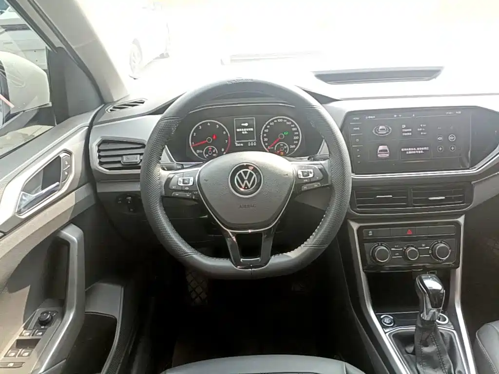Volkswagen T-Cross — миниатюра 11