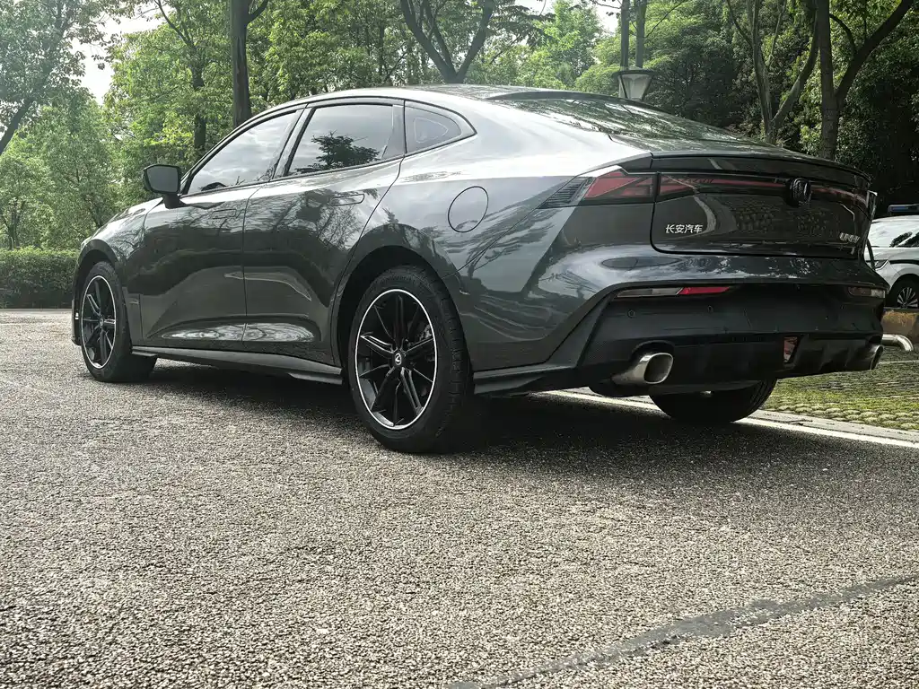 Changan UNI-V 2022 1.5T Luxury