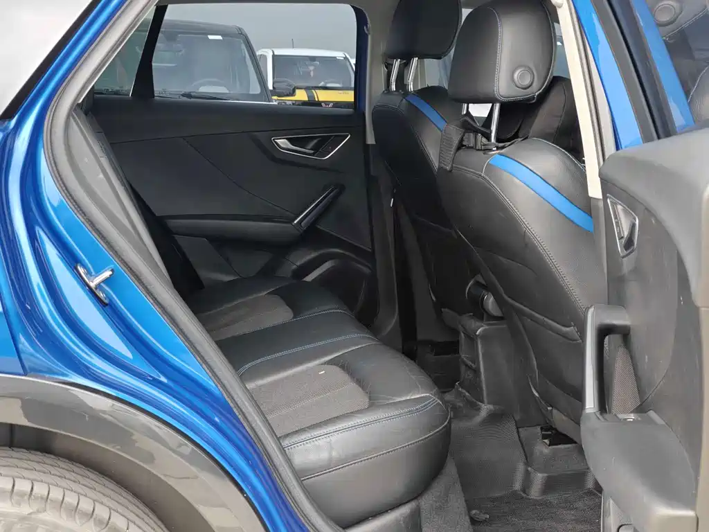 Audi Q2L e-tron — миниатюра 10