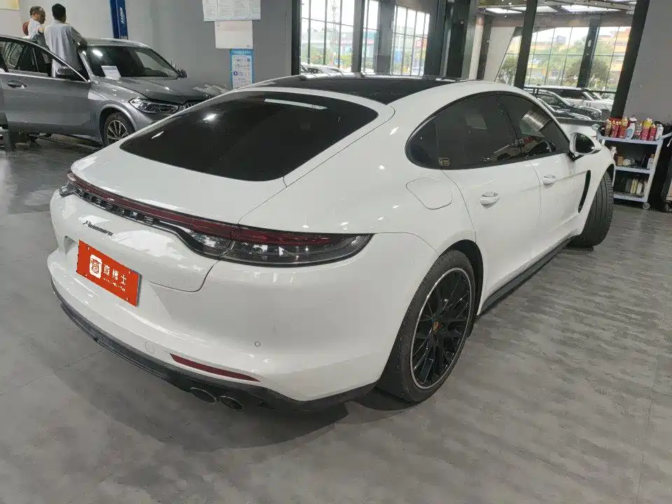 Porsche Panamera — миниатюра 2