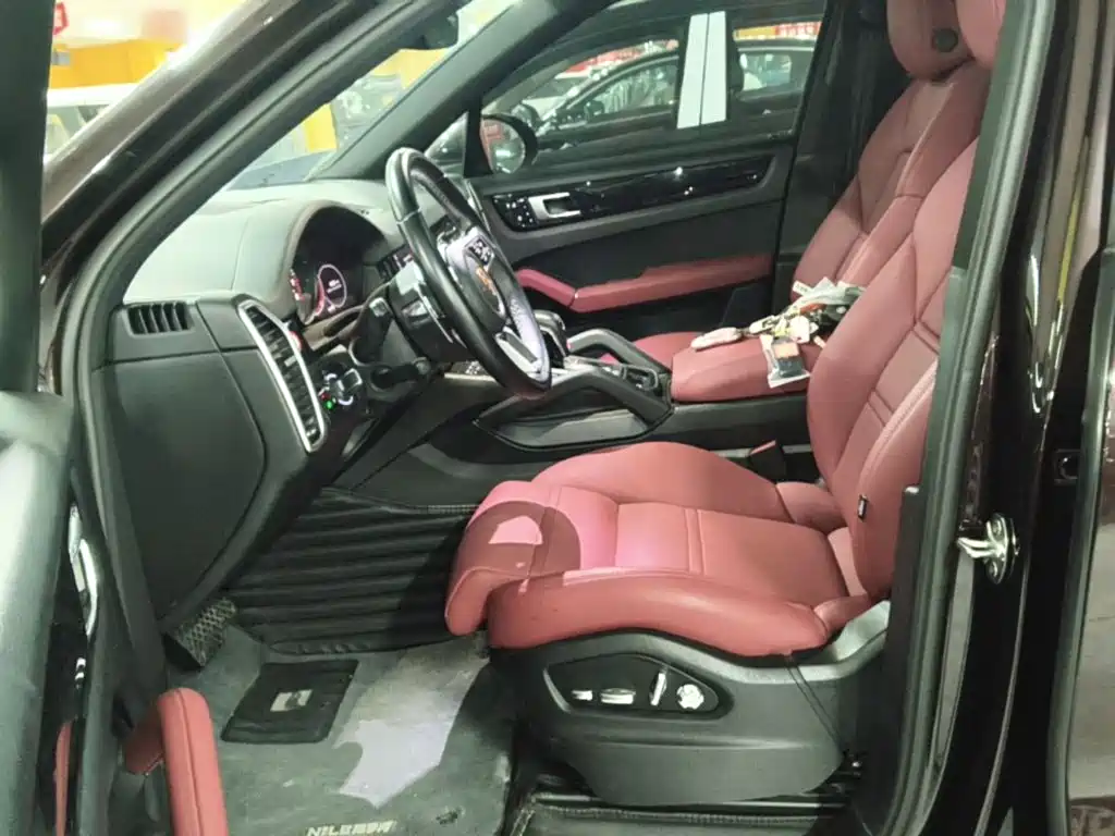 Porsche Cayenne — миниатюра 15