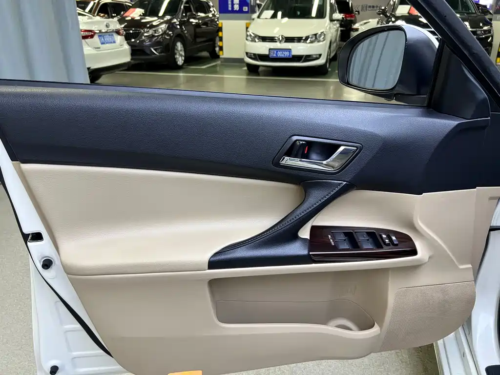 Toyota Reiz 2012 2.5V