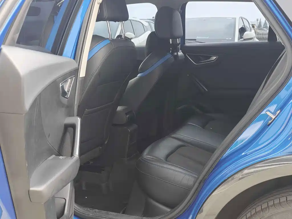 Audi Q2L e-tron — миниатюра 8