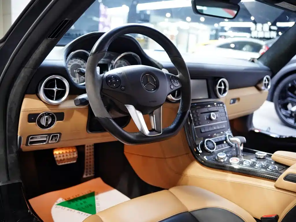 Mercedes-Benz SLS AMG — миниатюра 16