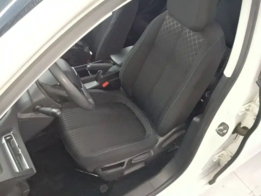 Peugeot 308 — миниатюра 15