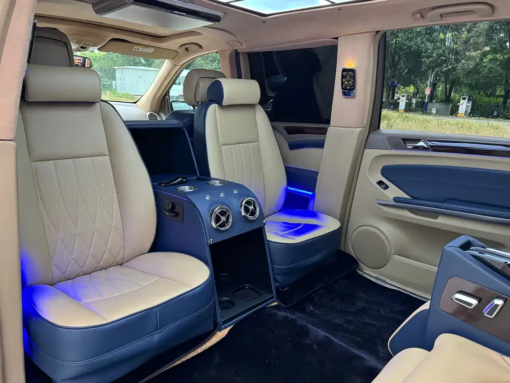 Mercedes-Benz GL-Class — миниатюра 12