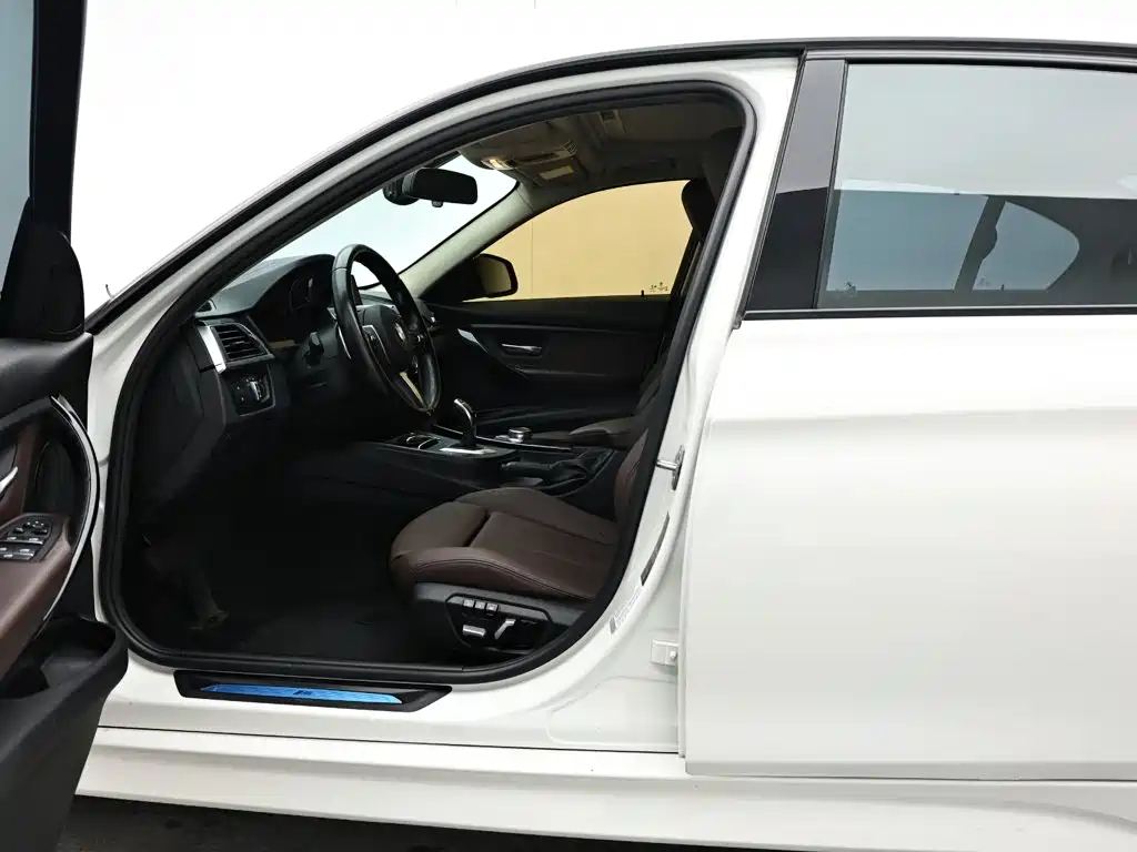BMW 3 Series — миниатюра 10