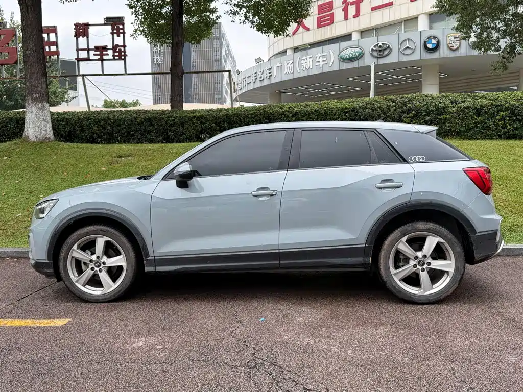 Audi Q2L — миниатюра 3