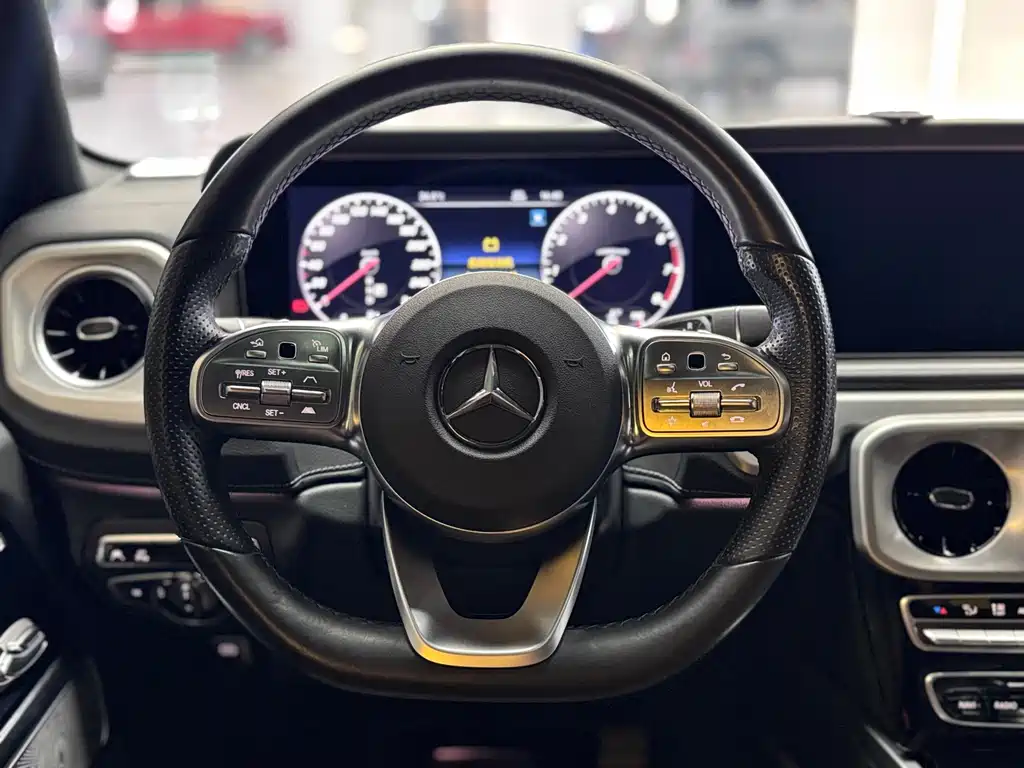 Mercedes-Benz G-Class — миниатюра 12