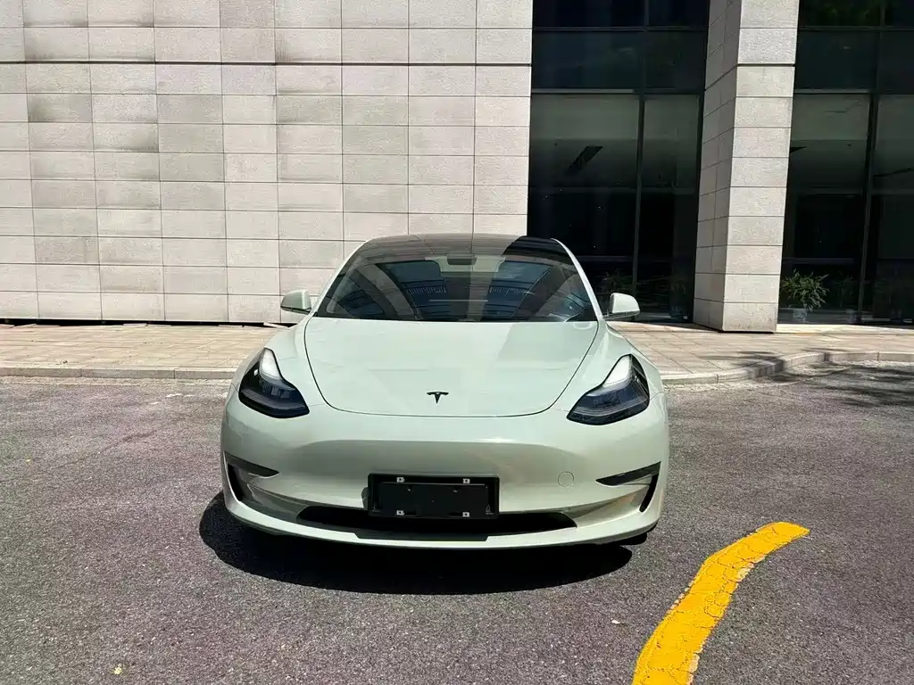 Tesla Model 3 — миниатюра 2