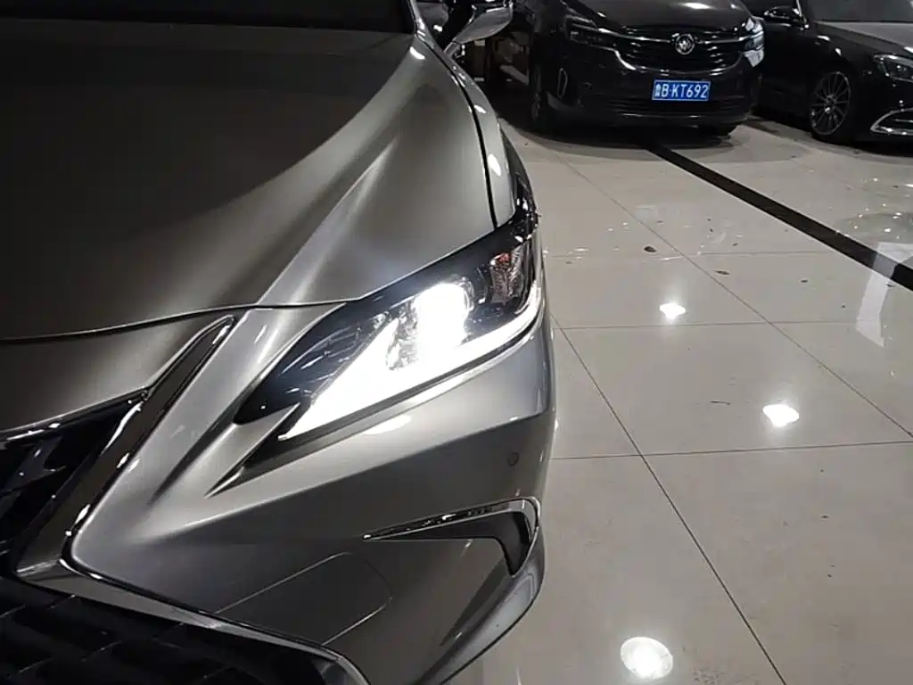 Lexus ES — миниатюра 24