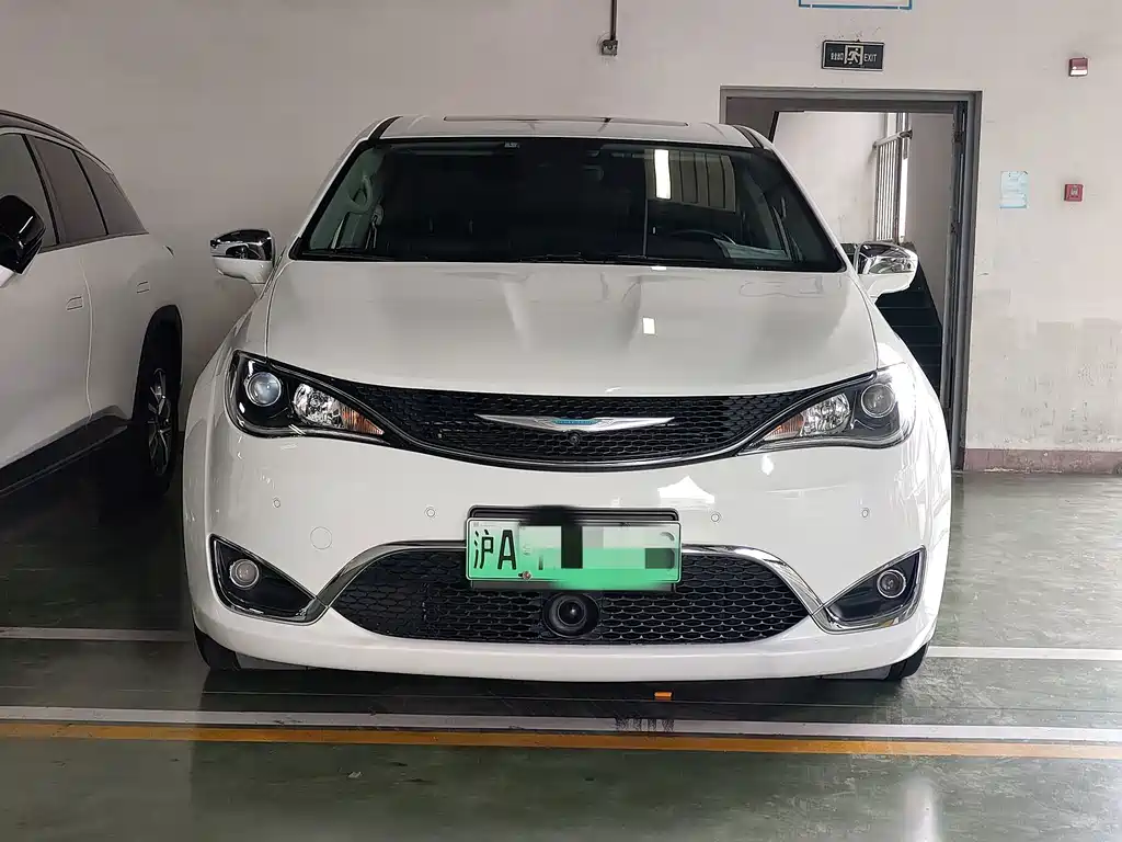 Chrysler Grand Voyager PHEV (Import) — миниатюра 2