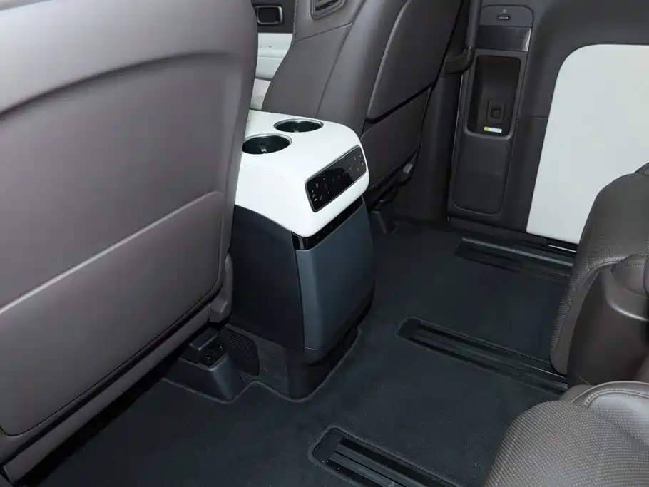 Li Auto Li MEGA — миниатюра 22