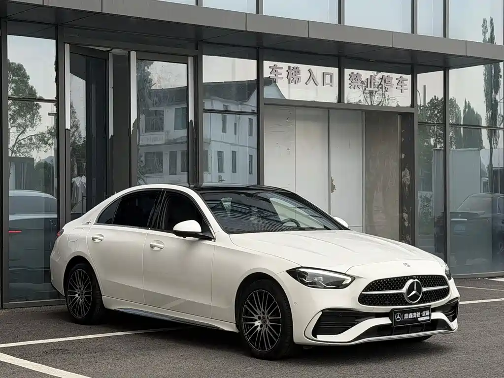 Mercedes-Benz C-Class — миниатюра 3