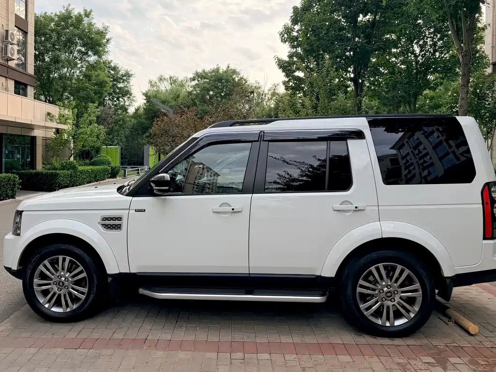 Land Rover Discovery 2016 3.0 SC V6 HSE