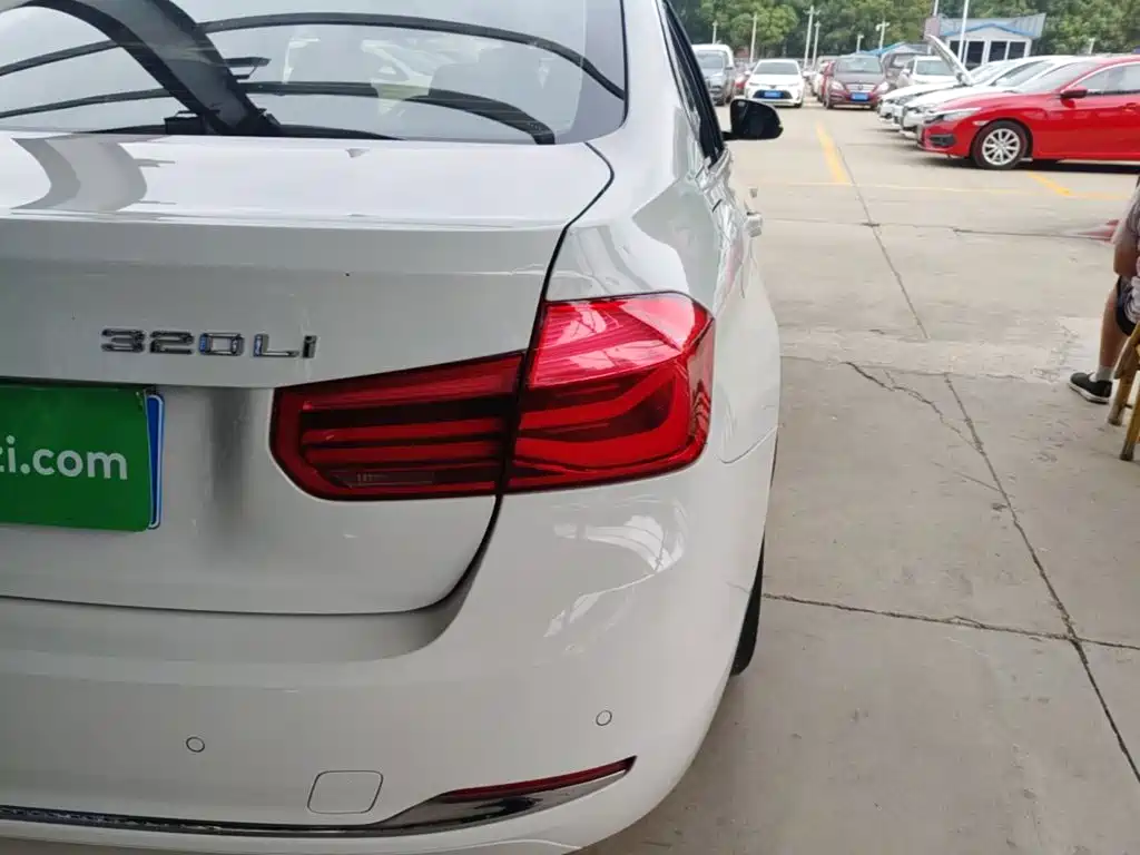 BMW 3 Series — миниатюра 8