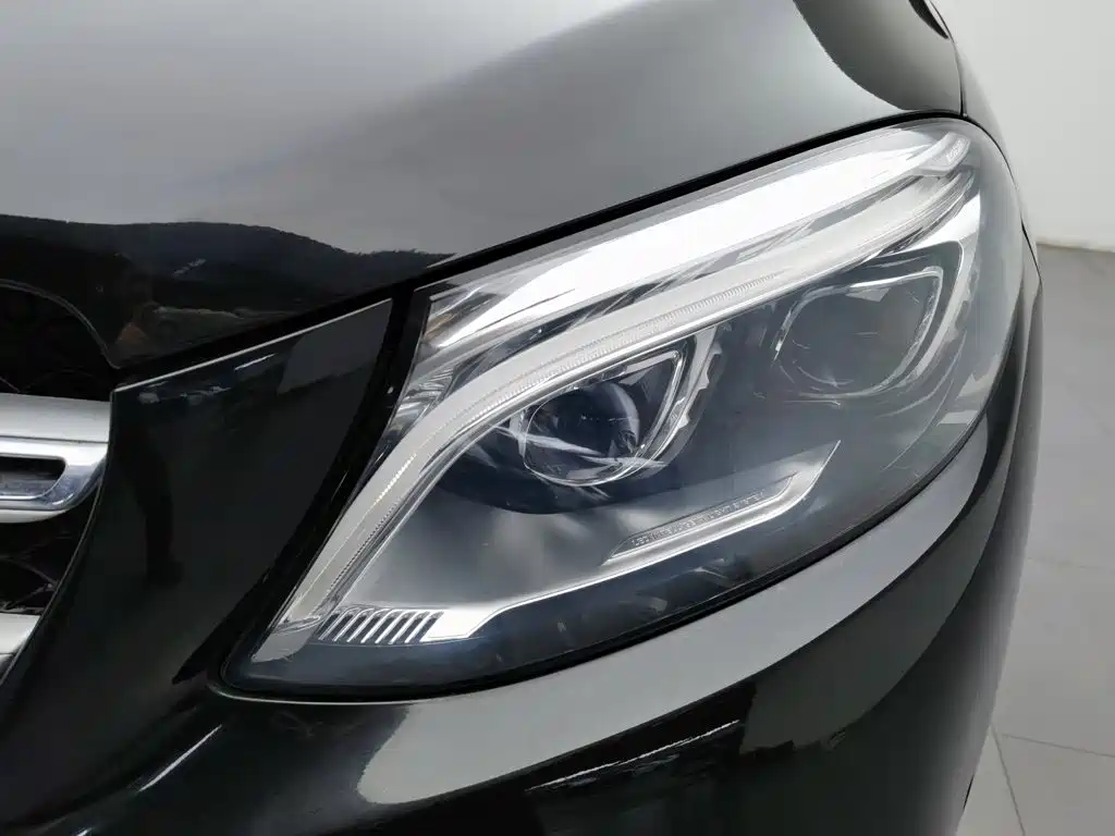 Mercedes-Benz GLE (Import) — миниатюра 7
