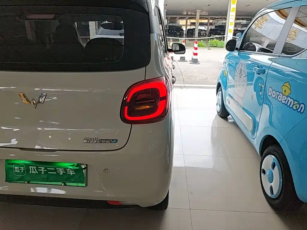 Wuling MINIEV — миниатюра 8
