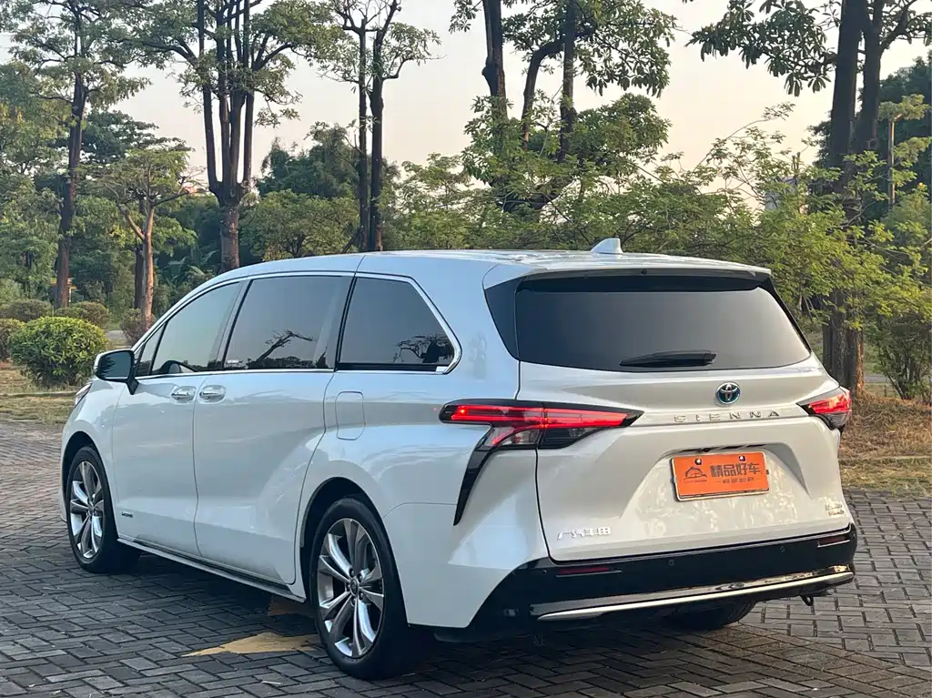 Toyota Sienna — миниатюра 22