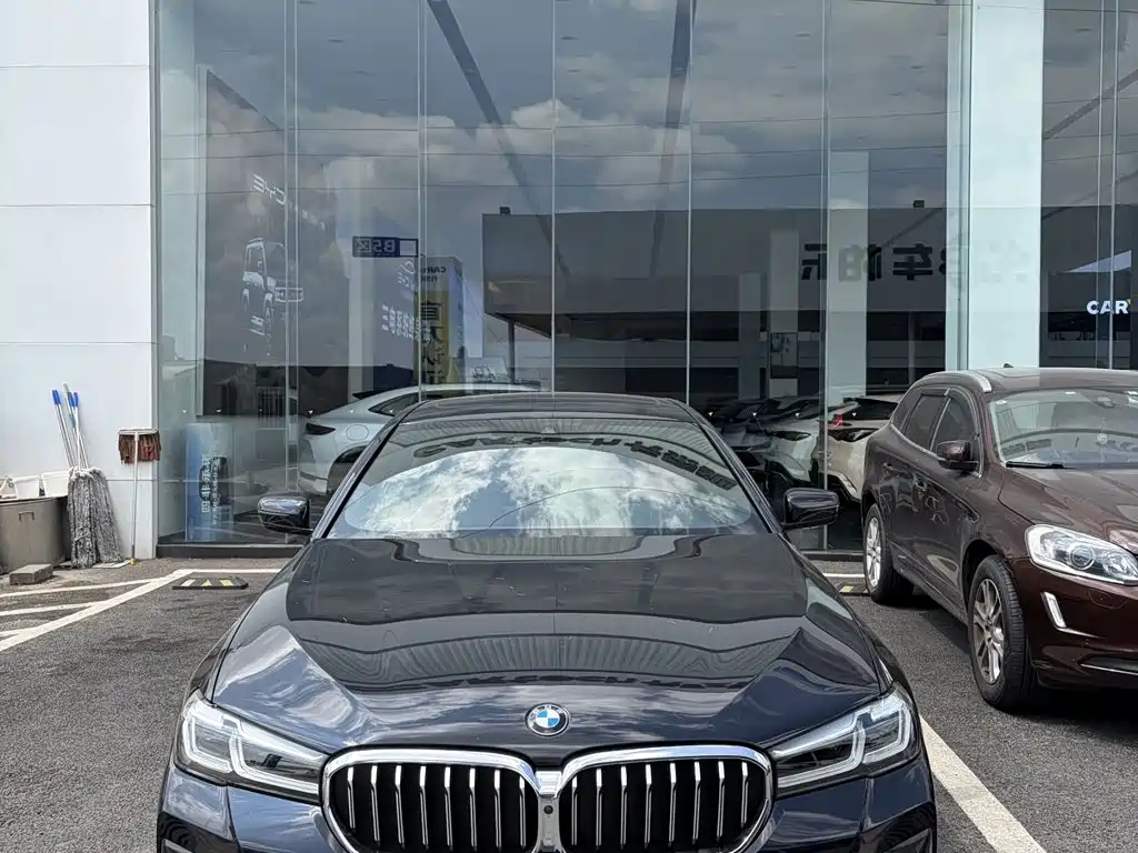 BMW 5 Series — миниатюра 2