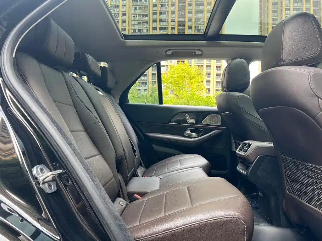 Mercedes-Benz GLE (Import) — миниатюра 19