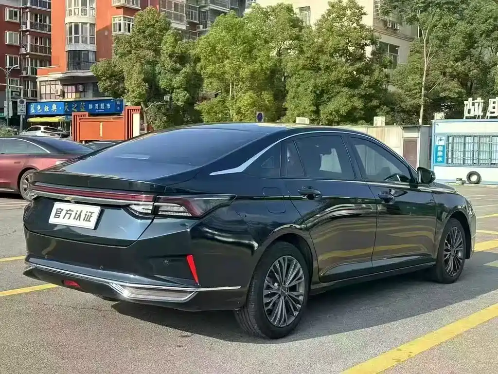 DONGFENG YI HYUN MAX