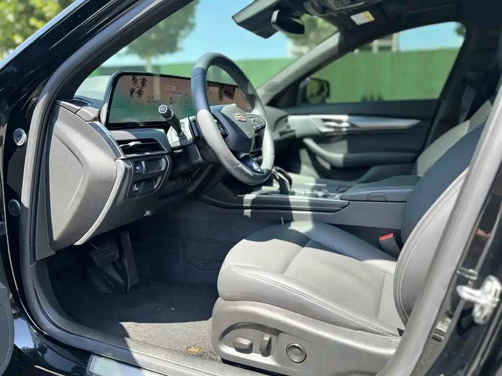 Cadillac CT5 — миниатюра 9