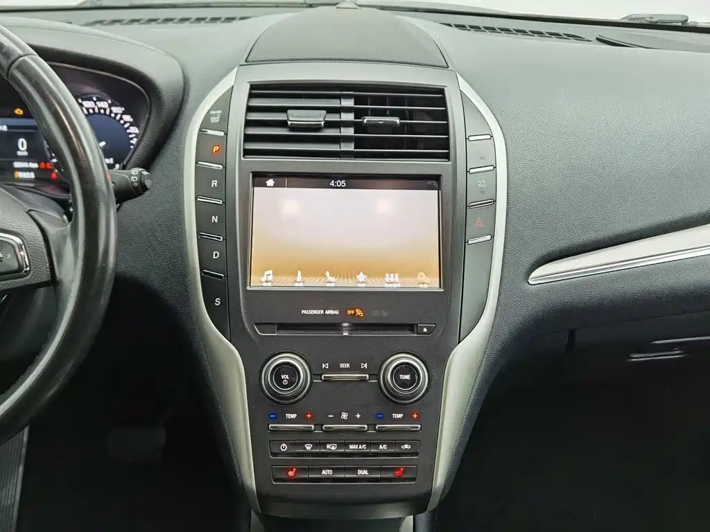 Lincoln MKC — миниатюра 12