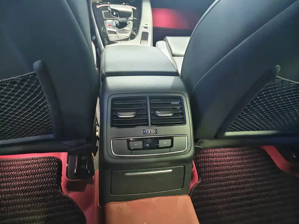 Audi A4L — миниатюра 12