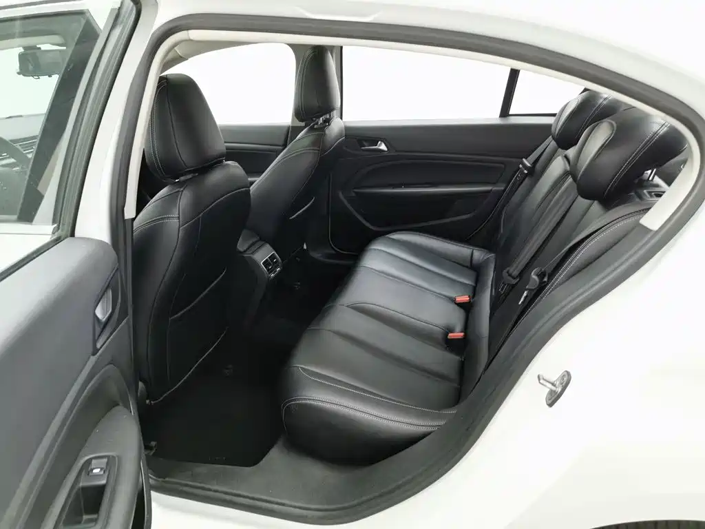 Peugeot 408 — миниатюра 15