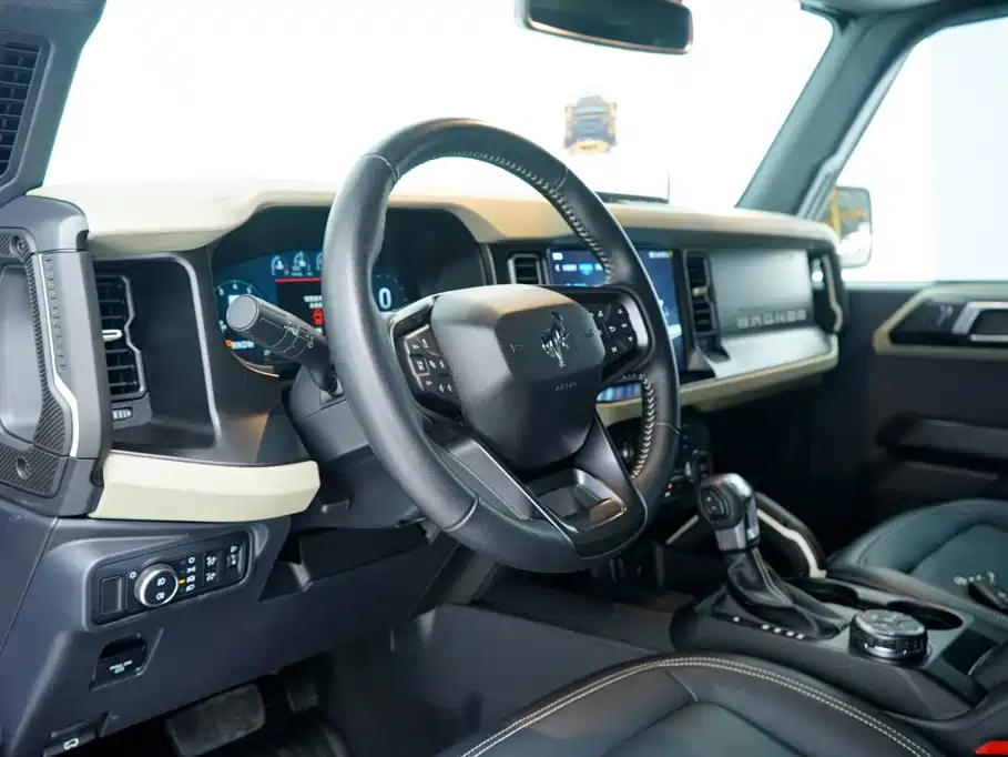Ford Bronco — миниатюра 16