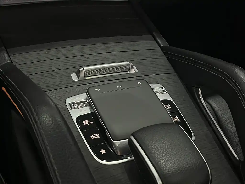 Mercedes-Benz GLE (Import) — миниатюра 17