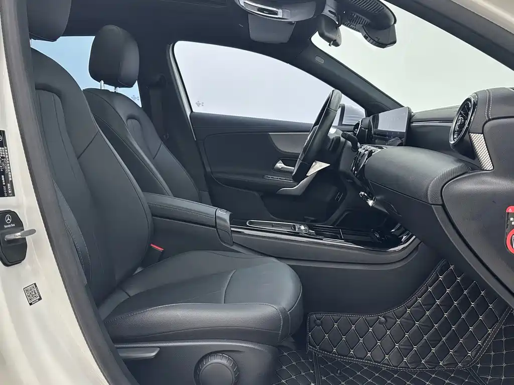 Mercedes-Benz A-Class — миниатюра 9