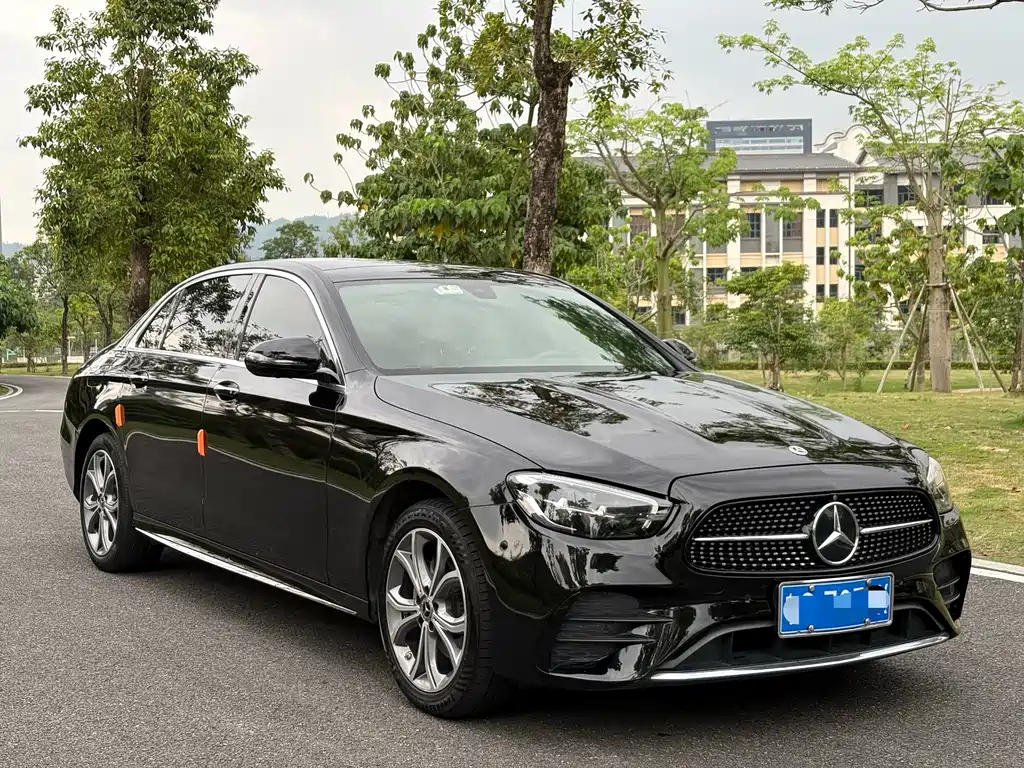 Mercedes-Benz E-Class — миниатюра 3