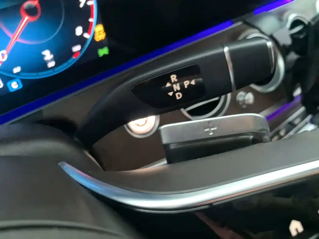 Mercedes-Benz E-Class — миниатюра 14